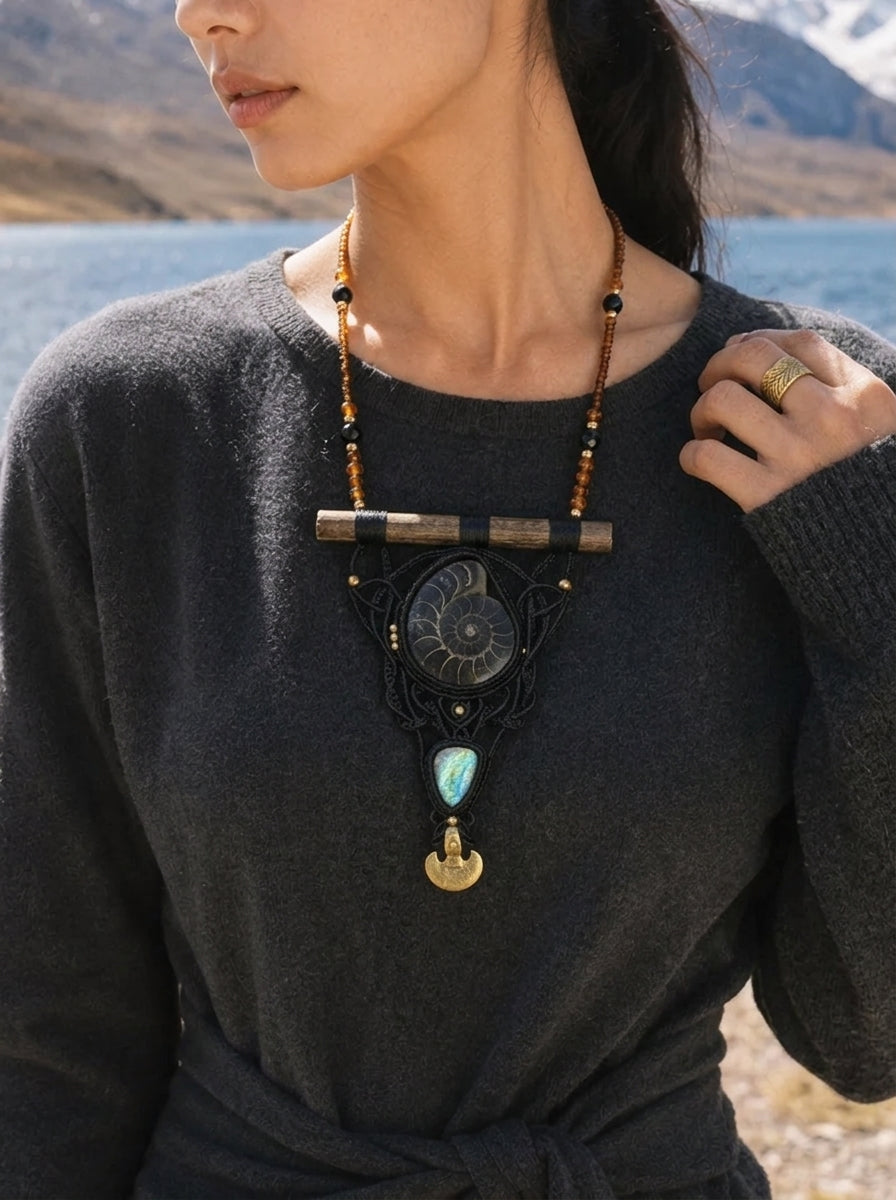 Ammonite Fossil & Labradorite Macramé Necklace