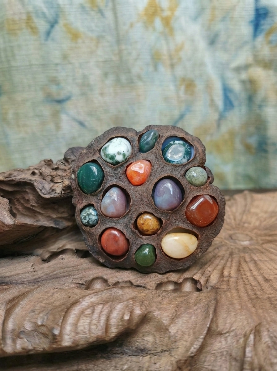 Agate Lotus Pod Stone Flower Décor
