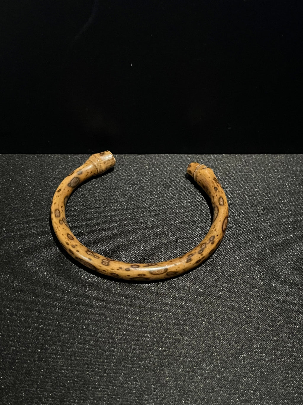 AuraSwallow - Deer Pattern Bamboo Bangle