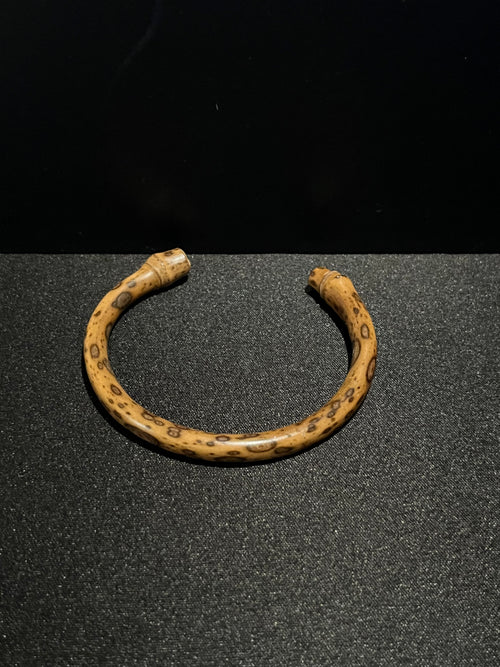 AuraSwallow - Deer Pattern Bamboo Bangle