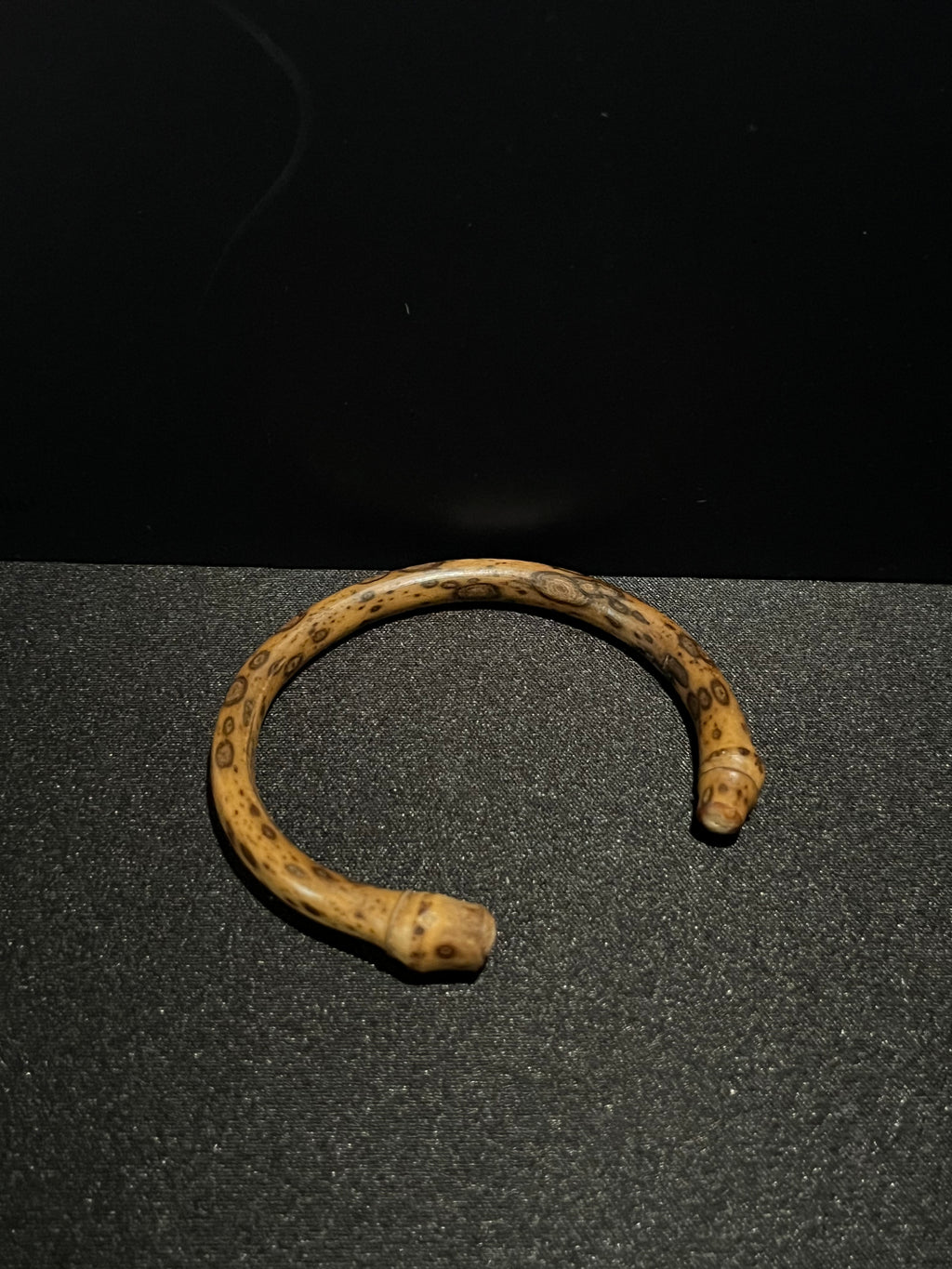 AuraSwallow - Deer Pattern Bamboo Bangle