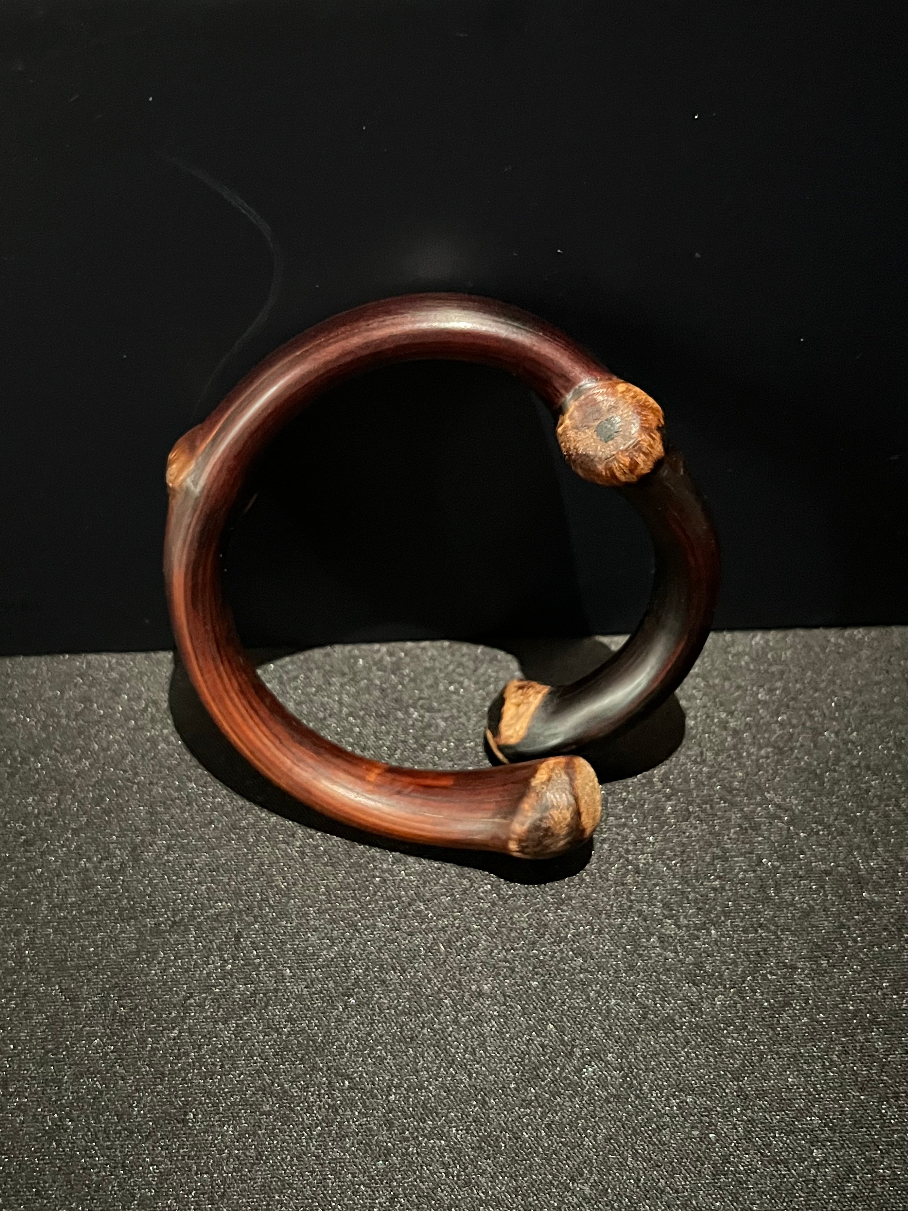 AuraSwallow - Double-Knot Diamond Vine Root Bangle - Bear