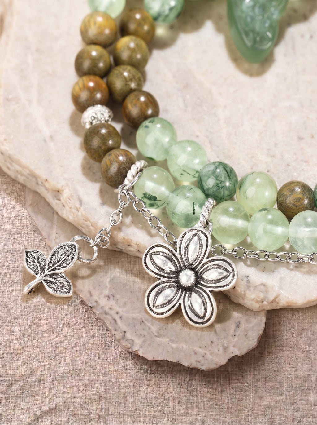 Xiuyan Jade Butterfly Green Sandalwood Bracelet