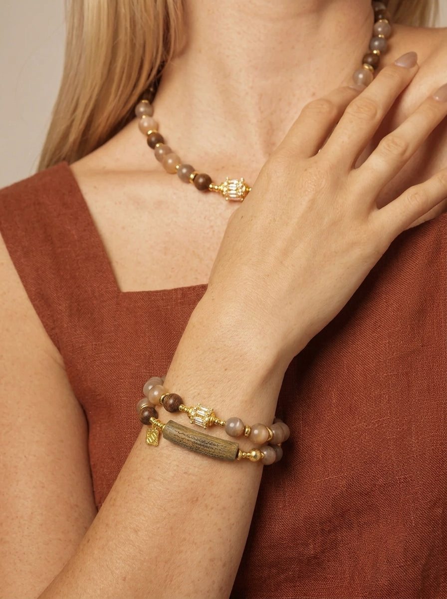 Six Persimmons Golden Sandalwood Bracelet