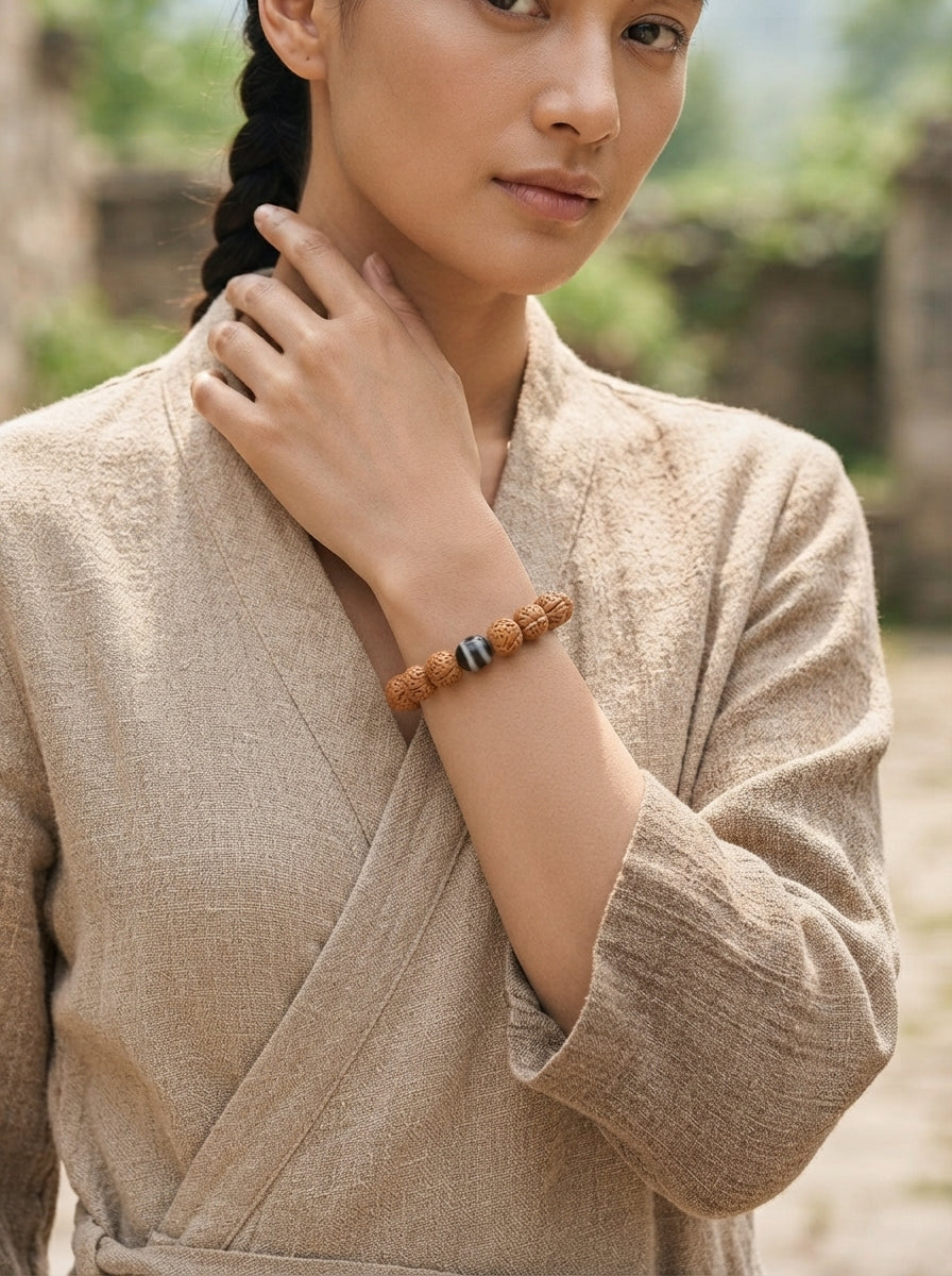 Cream Skin Peach Kernel Walnut Bracelet